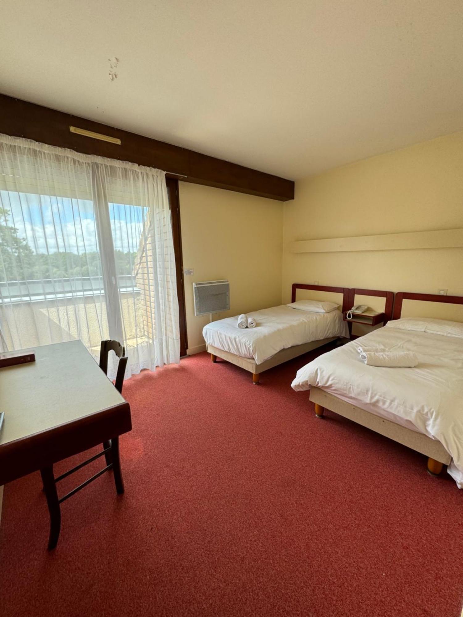 Auberge D'Andaines La Ferte-Mace エクステリア 写真